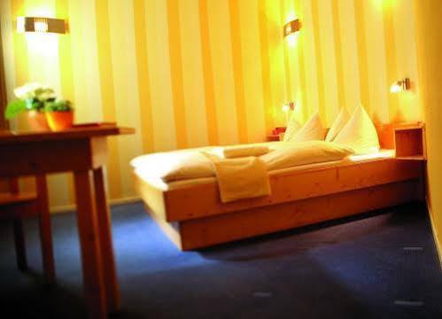Gasthaus Sindel-Buckel Feuchtwangen Bagian luar foto